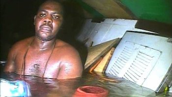 Harrison Okene: 60 horas en la oscuridad, una mano en la nada