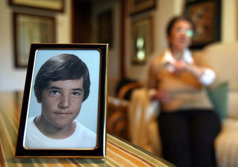 El niño pintor de Málaga: el prodigio que salió de casa con un plano, un Cristo y un sueño… y se desvaneció en 250 metros