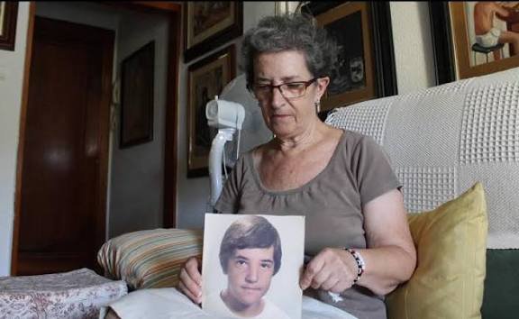 El niño pintor de Málaga: diez minutos a casa, una entrevista en La Maison… y un rastro que se disolvió en 1987