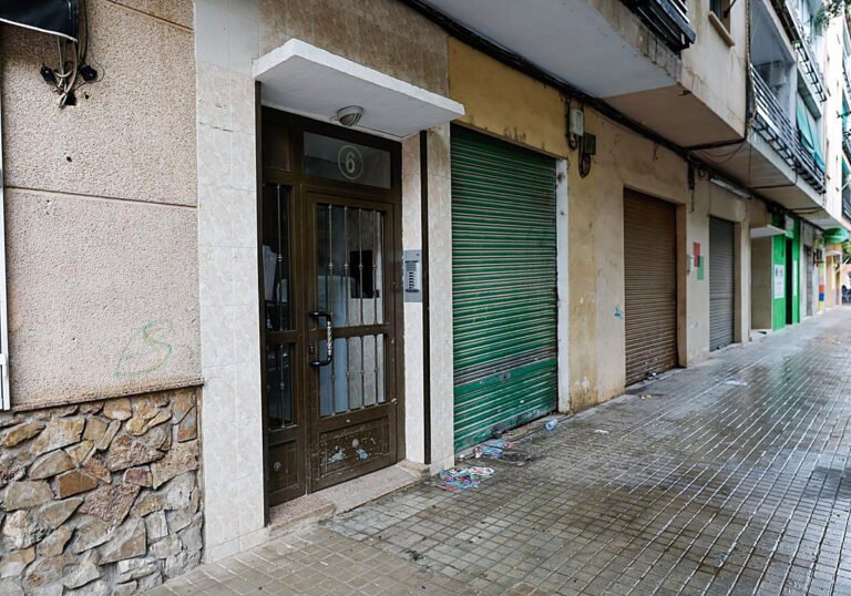 El caso de Antonio Famoso: 15 años muerto en su piso de Valencia sin que nadie llamara a su puerta
