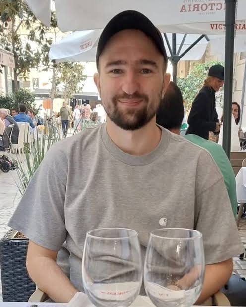 Gennadii Sikalov — Marbella (Málaga), 30 de agosto de 2025: un joven se desvanece en la Costa del Sol