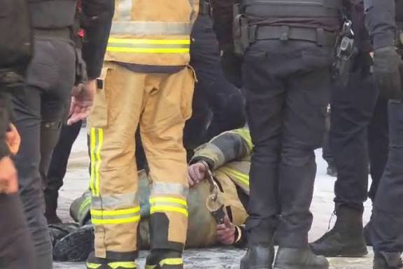 Pánico en la Catedral: La Policía Evita in Extremis que un Bombero se Prenda Fuego en Murcia