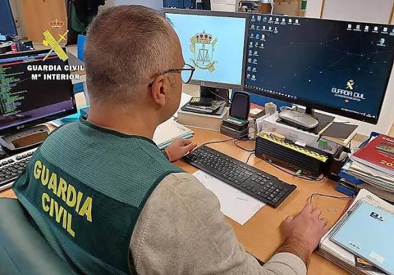 La Desnudez Robada: Cuando la Inteligencia Artificial Ataca a la Inocencia