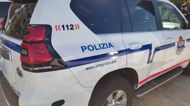 Vitoria-Gasteiz (País Vasco): El Wifi Apagado Y La Almohada