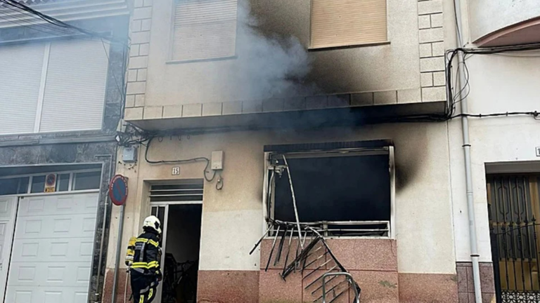 Traición bajo el mismo techo: El fuego que intentó borrar un hogar en Tarazona de la Mancha