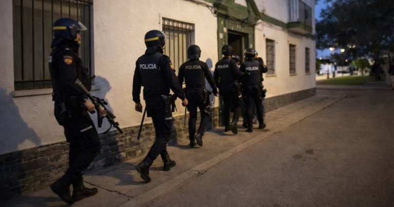 El Puerto De Santa María (Cádiz): El Coche Incendiado En La Calle Pistacho Y La Sombra De Un Homicidio