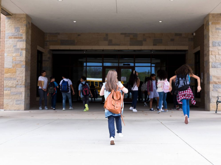 Elda: Un Bofetón En La Escuela Infantil Y El Miedo A Que Se Normalice