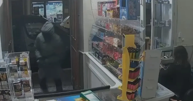 Pruna (Sevilla): Un Robo a Cara Tapada, una Puñalada en la Ingle y el Vecino que No Miró Hacia Otro Lado