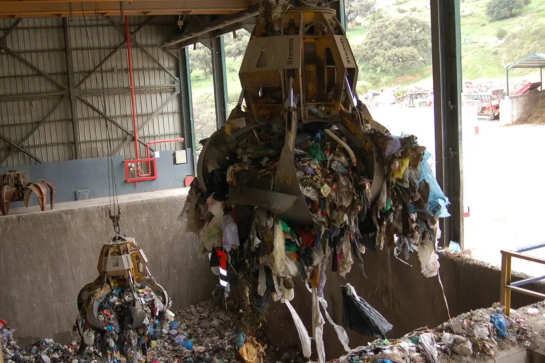 Casares: El Cuerpo Que Detuvo La Cinta En El Complejo Ambiental