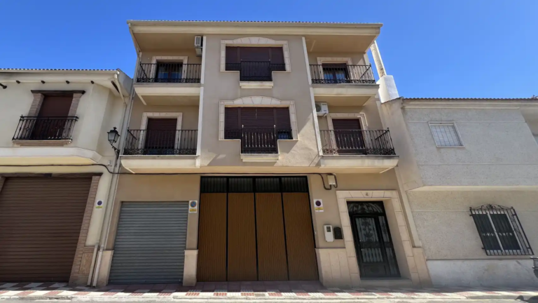 La noche que Huétor Tájar perdió el sueño: el abuelo, los dos nietos y una casa sitiada en Granada (mayo de 2024)
