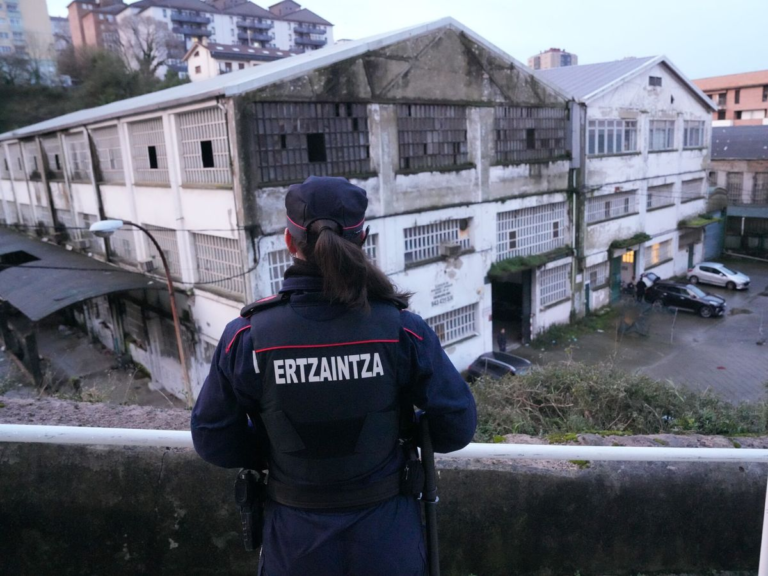 Altza San Sebastián Hallan un Cuerpo Sin Vida tras el Incendio de una Chabola